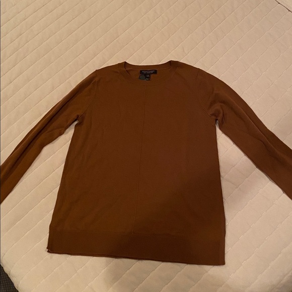 Banana Republic Tunic top. Size Small. One small flaw. - Picture 5 of 8